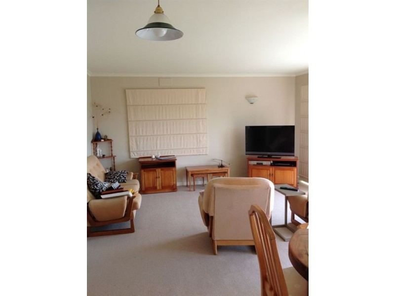 7 Cheverton Parade, Sandy Bay TAS 7005