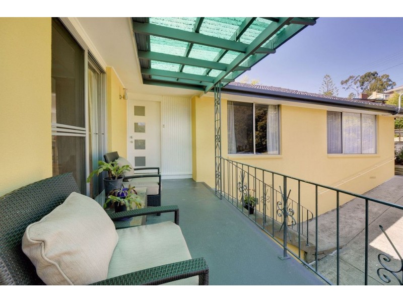 20 Manly Avenue, Lindisfarne TAS 7015