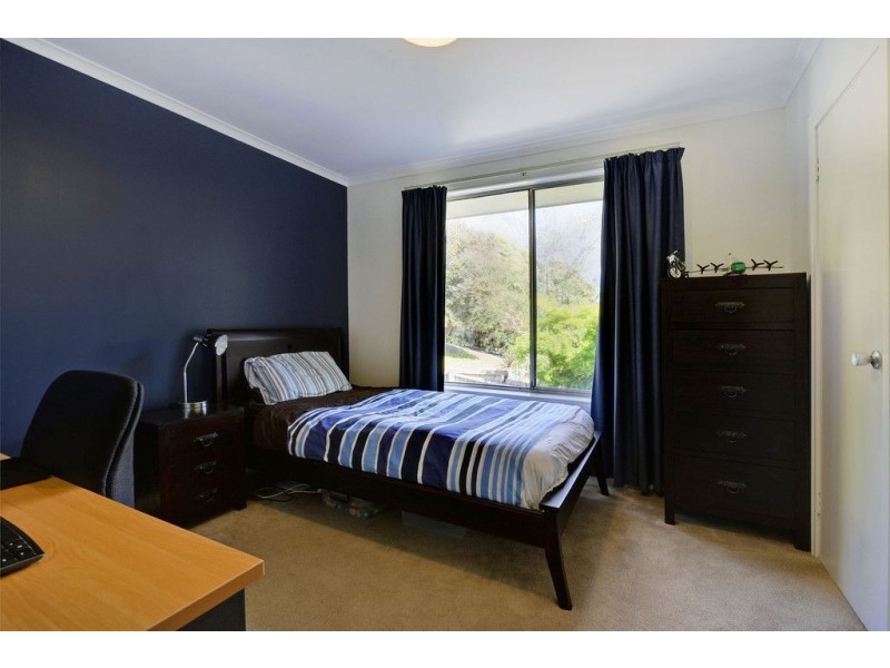 20 Manly Avenue, Lindisfarne TAS 7015