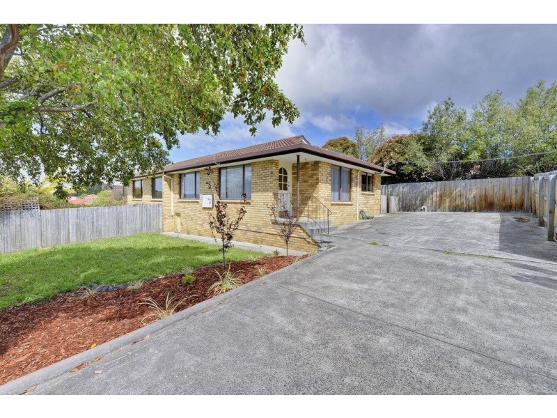 2/77 Giblin Street, Lenah Valley TAS 7008