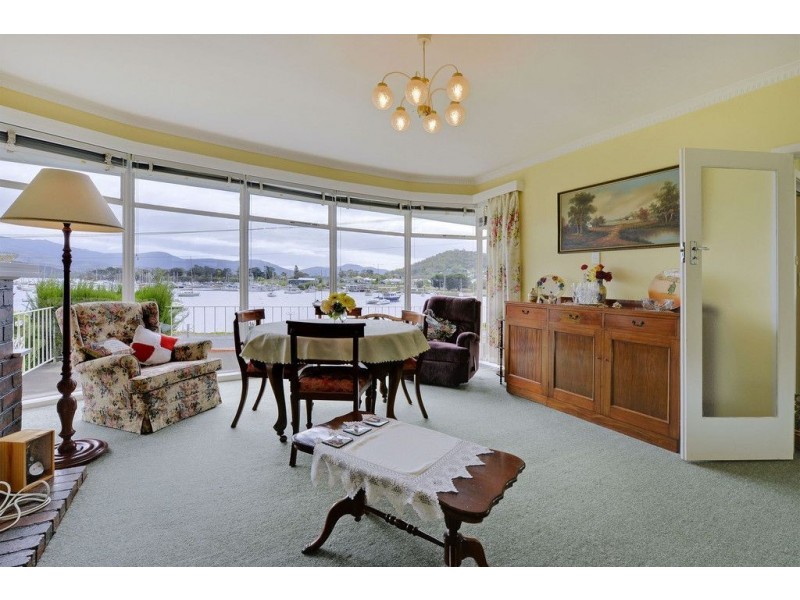 51 Esplanade, Lindisfarne TAS 7015