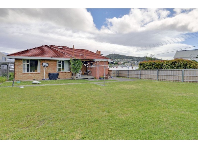 51 Esplanade, Lindisfarne TAS 7015