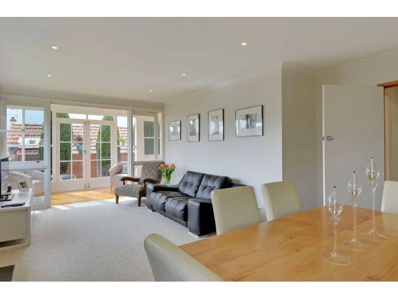 6 Maning Avenue, Sandy Bay TAS 7005