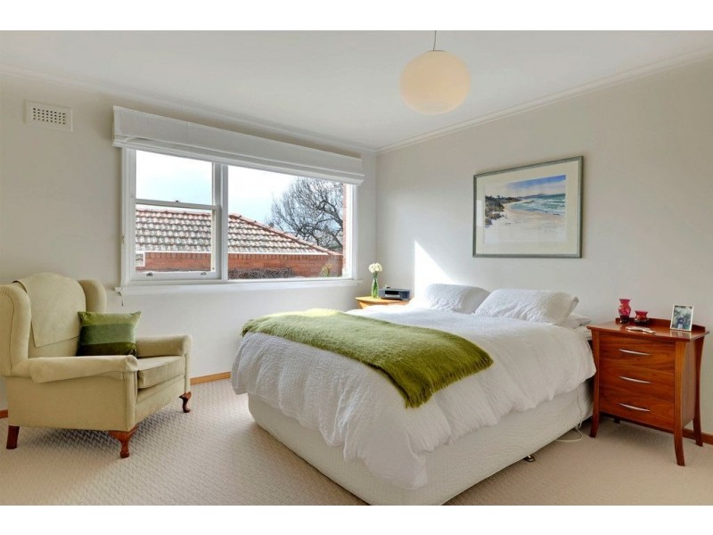 6 Maning Avenue, Sandy Bay TAS 7005