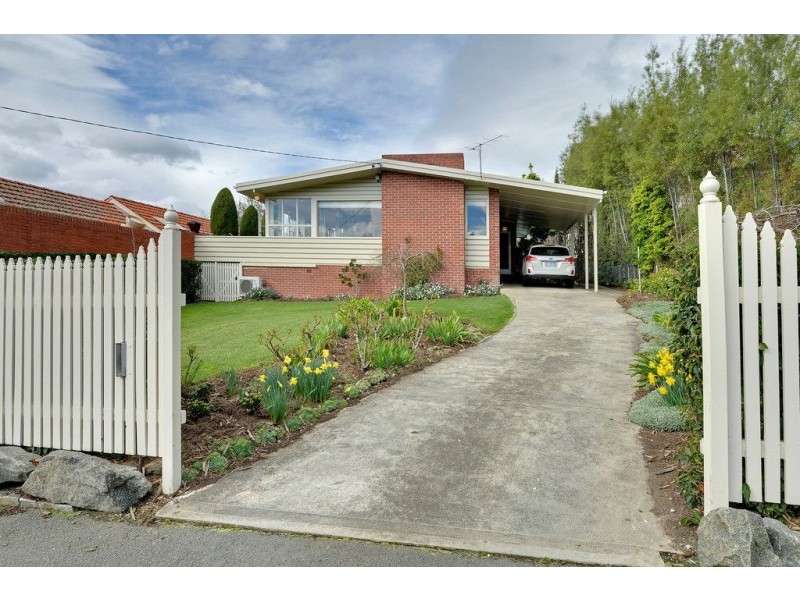 6 Maning Avenue, Sandy Bay TAS 7005