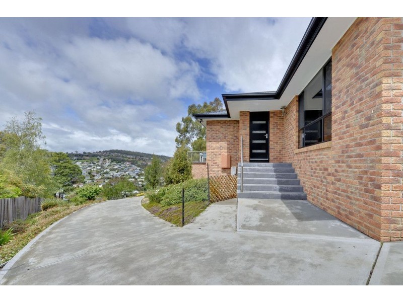 8 Wassell Place, Lindisfarne TAS 7015