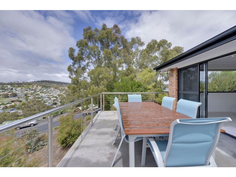 8 Wassell Place, Lindisfarne TAS 7015