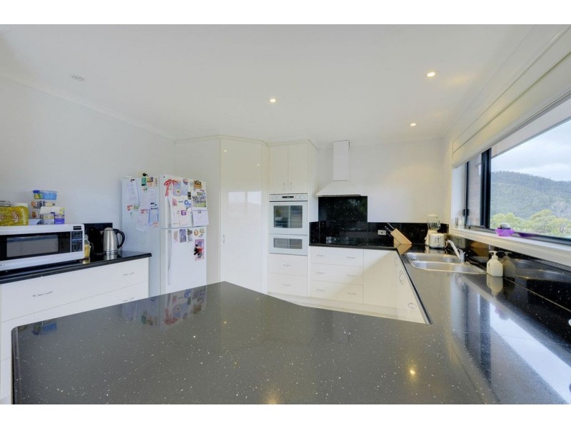 8 Wassell Place, Lindisfarne TAS 7015