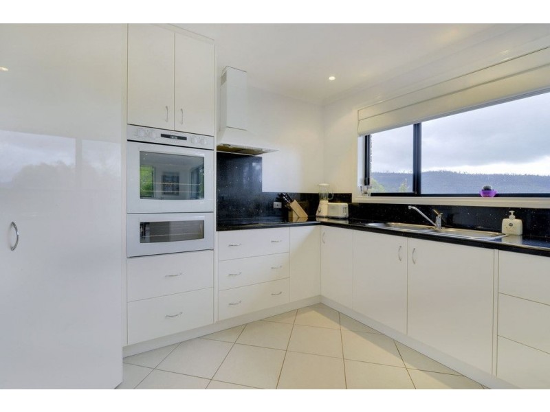 8 Wassell Place, Lindisfarne TAS 7015