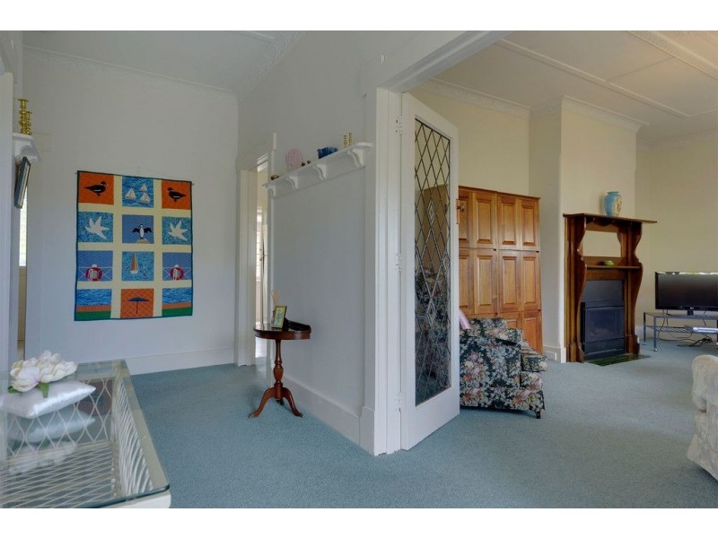 4 Burnside Avenue, New Town TAS 7008