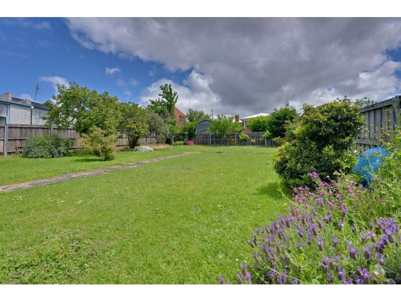 4 Burnside Avenue, New Town TAS 7008