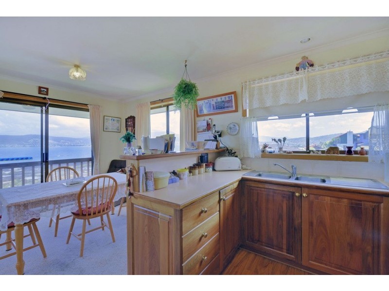 2/14 Fairisle Terrace, Howrah TAS 7018