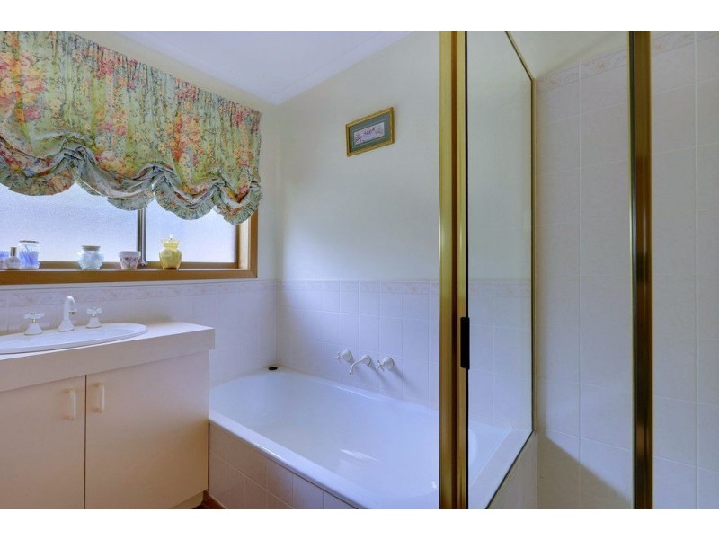 2/14 Fairisle Terrace, Howrah TAS 7018