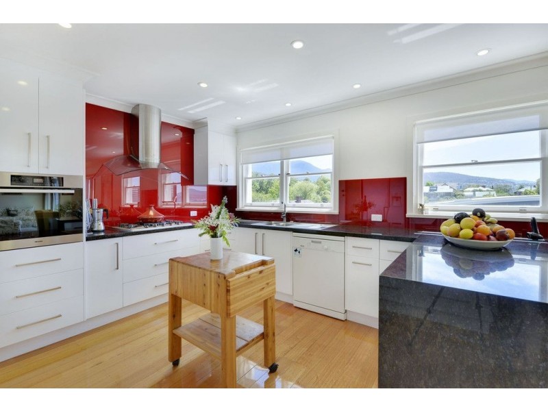 3 Quamby Avenue, Sandy Bay TAS 7005