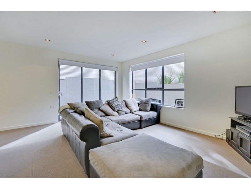 2/113 New Town Road, New Town TAS 7008