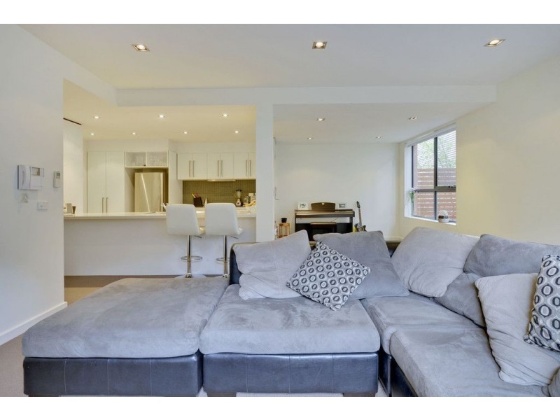 2/113 New Town Road, New Town TAS 7008