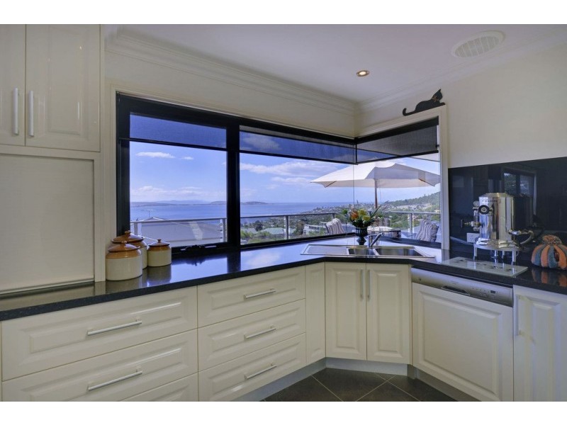 83 Burwood Road, Blackmans Bay TAS 7052