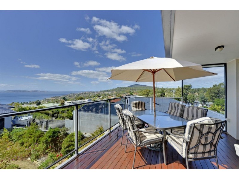 83 Burwood Road, Blackmans Bay TAS 7052