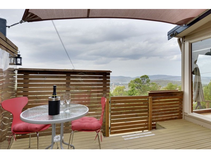 28 Darling Parade, Mount Stuart TAS 7000