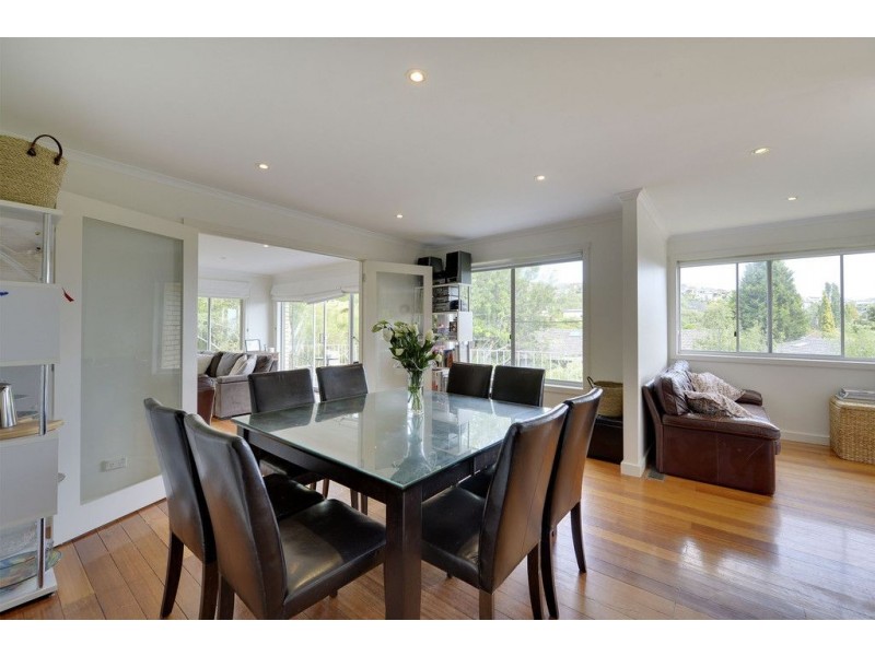 533 Churchill Avenue, Sandy Bay TAS 7005