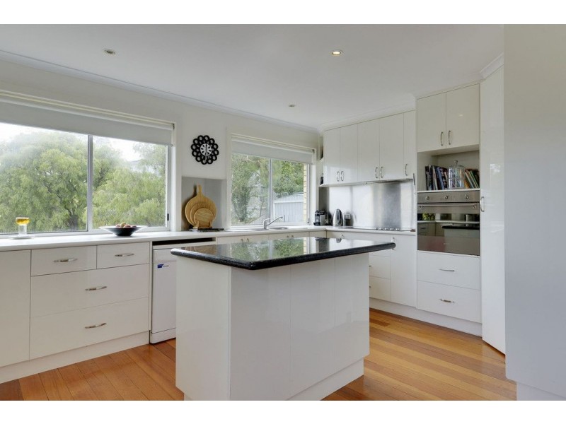 533 Churchill Avenue, Sandy Bay TAS 7005