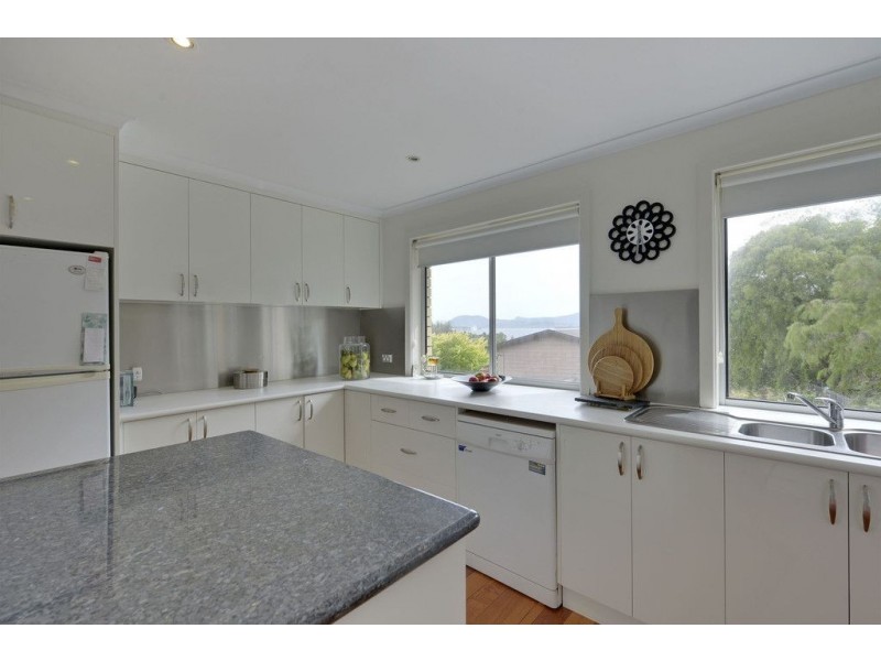 533 Churchill Avenue, Sandy Bay TAS 7005