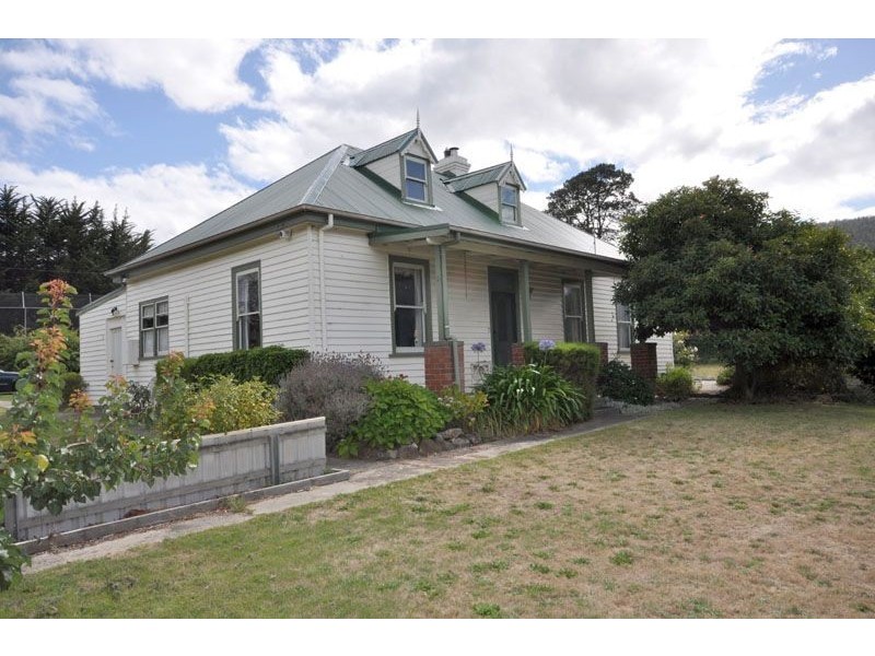 9 Third Avenue, New Norfolk TAS 7140