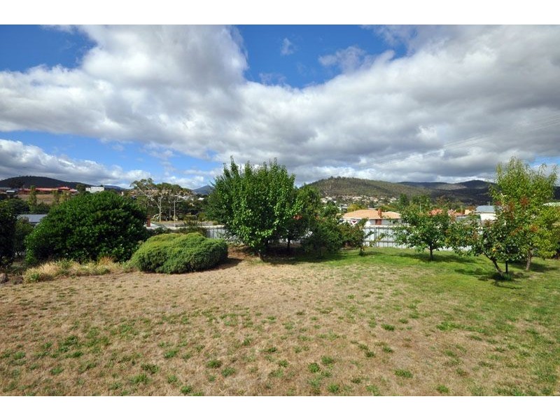 9 Third Avenue, New Norfolk TAS 7140