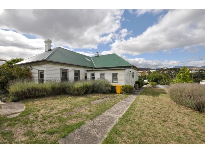 9 Third Avenue, New Norfolk TAS 7140