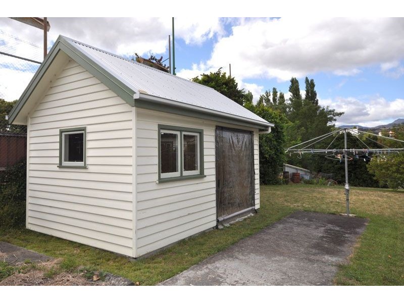 9 Third Avenue, New Norfolk TAS 7140