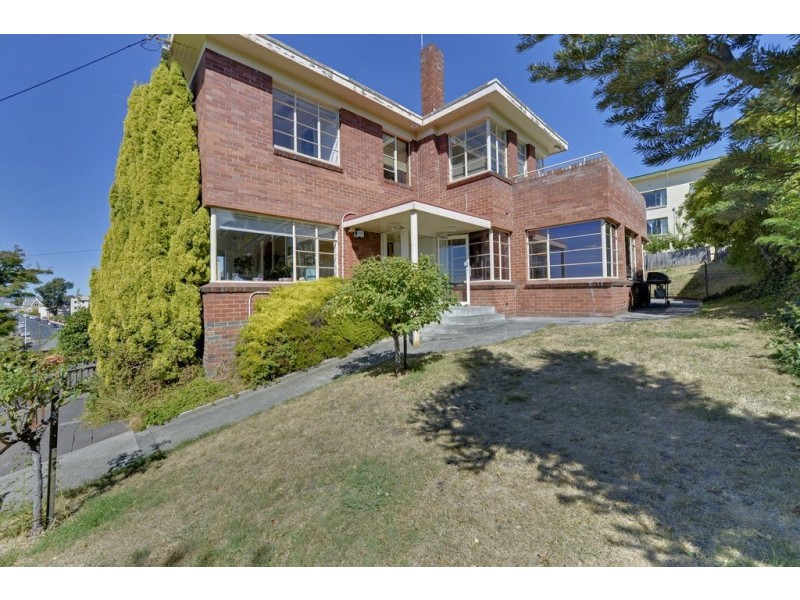 110 Hampden Road, Battery Point TAS 7004