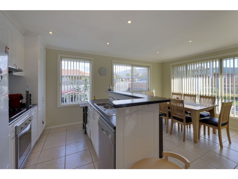 1/26 Manor  Gardens, Kingston TAS 7050