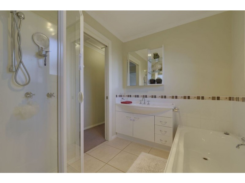 1/26 Manor  Gardens, Kingston TAS 7050