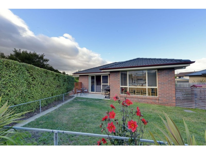 1/26 Manor  Gardens, Kingston TAS 7050