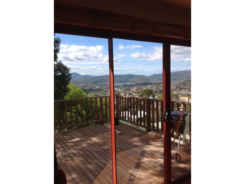 11 Rosehill Crescent, Lenah Valley TAS 7008