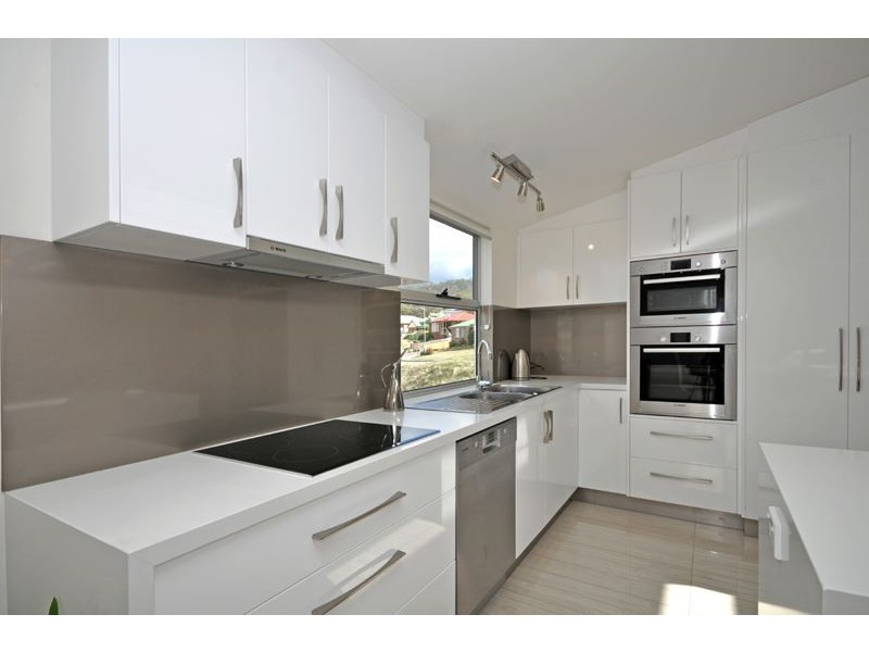 63 Ruth Drive, Lenah Valley TAS 7008