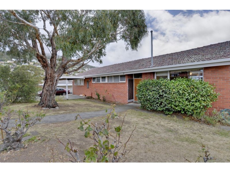 21 Sonning Crescent, Sandy Bay TAS 7005