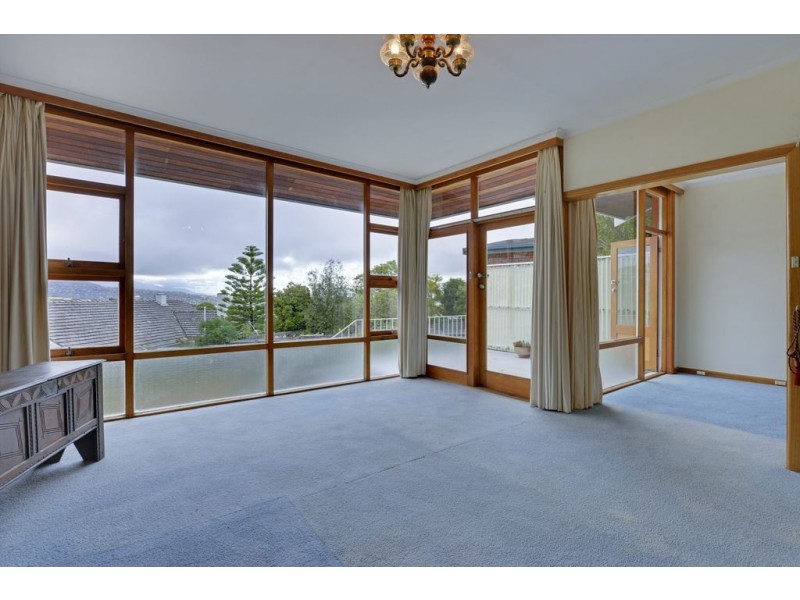 21 Sonning Crescent, Sandy Bay TAS 7005