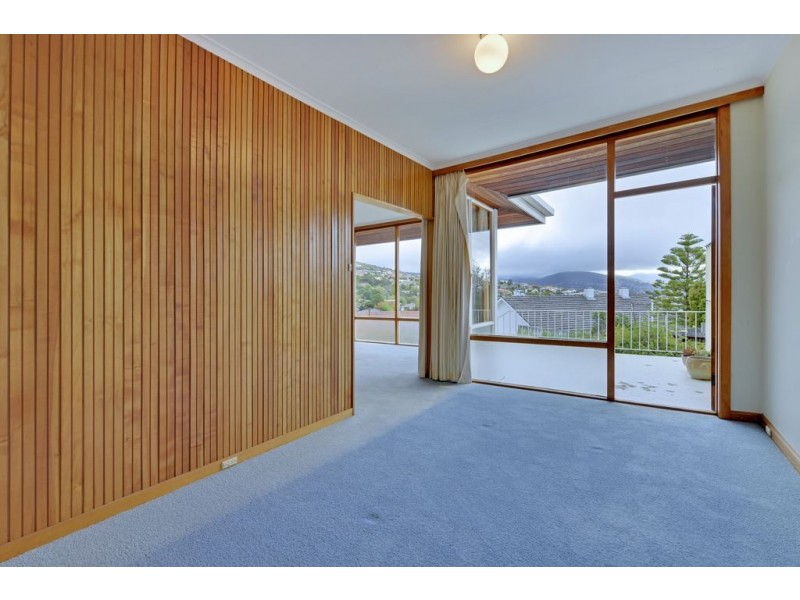 21 Sonning Crescent, Sandy Bay TAS 7005