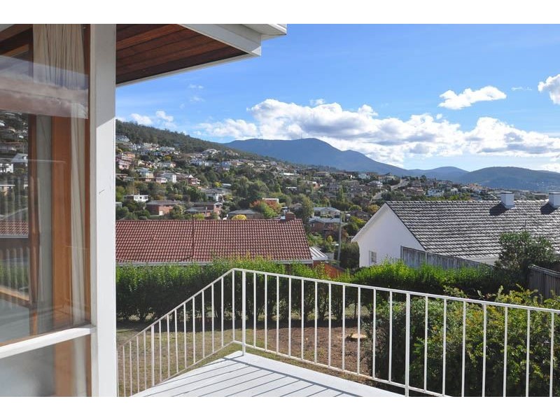21 Sonning Crescent, Sandy Bay TAS 7005