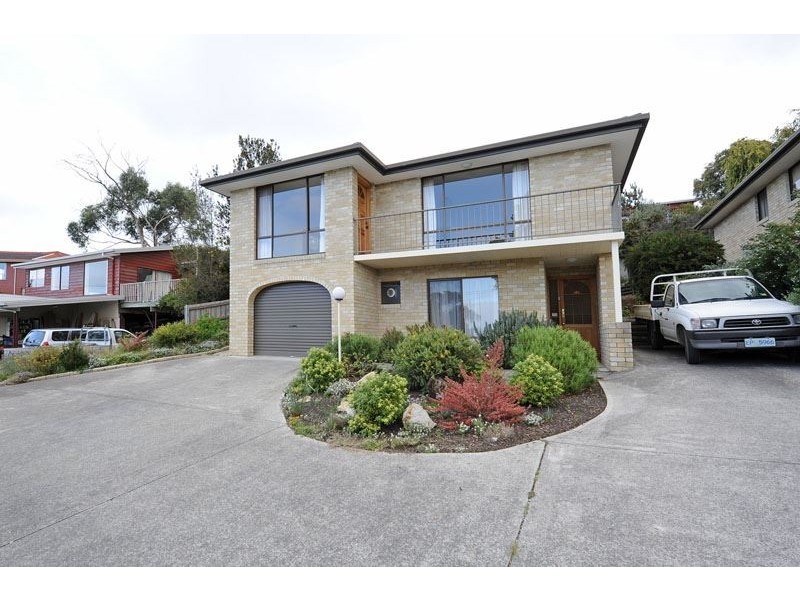 2/83 Roslyn Avenue, Kingston Beach TAS 7050