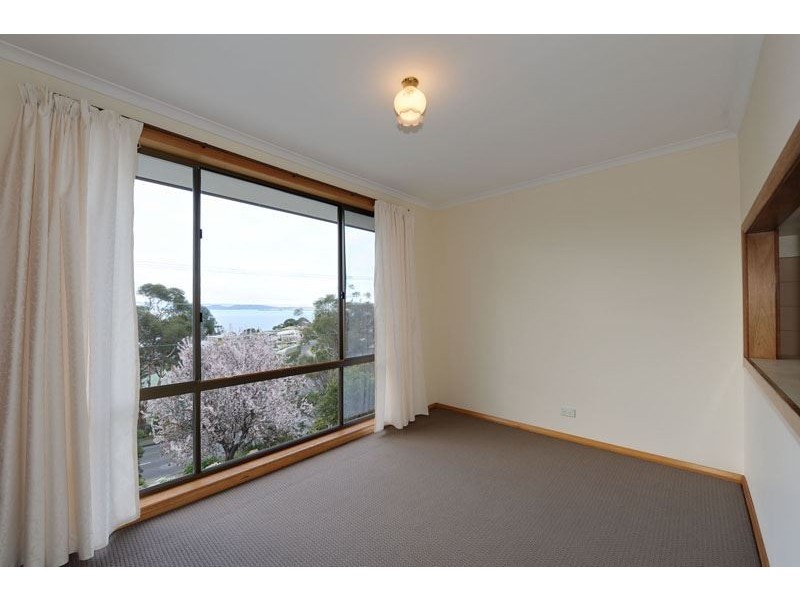 2/83 Roslyn Avenue, Kingston Beach TAS 7050