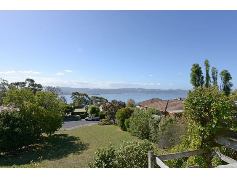 11 Myrtle Court, Mount Nelson TAS 7007