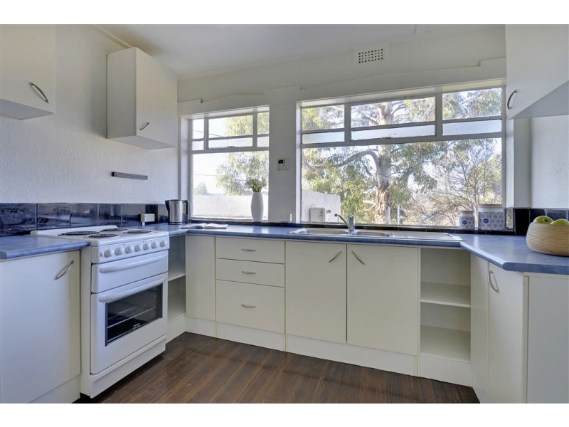 4 Lallaby road, Lutana TAS 7009