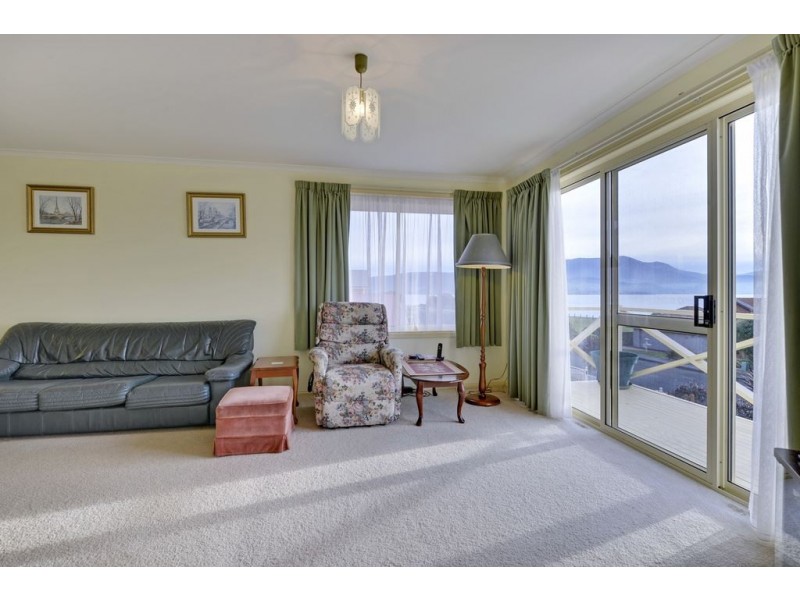 5 Pindos Drive, Tranmere TAS 7018