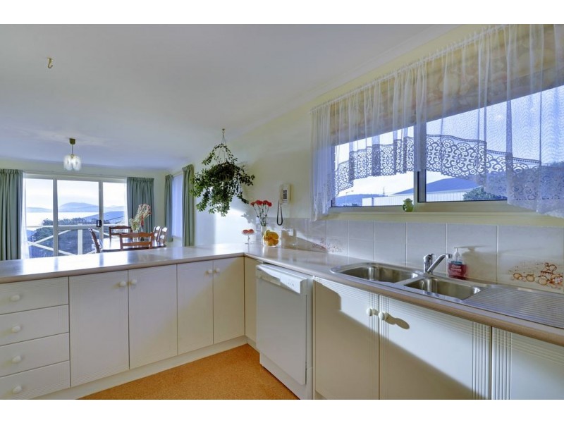 5 Pindos Drive, Tranmere TAS 7018