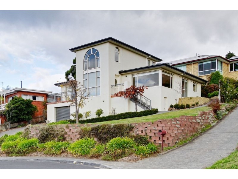38 Coolabah Road, Sandy Bay TAS 7005