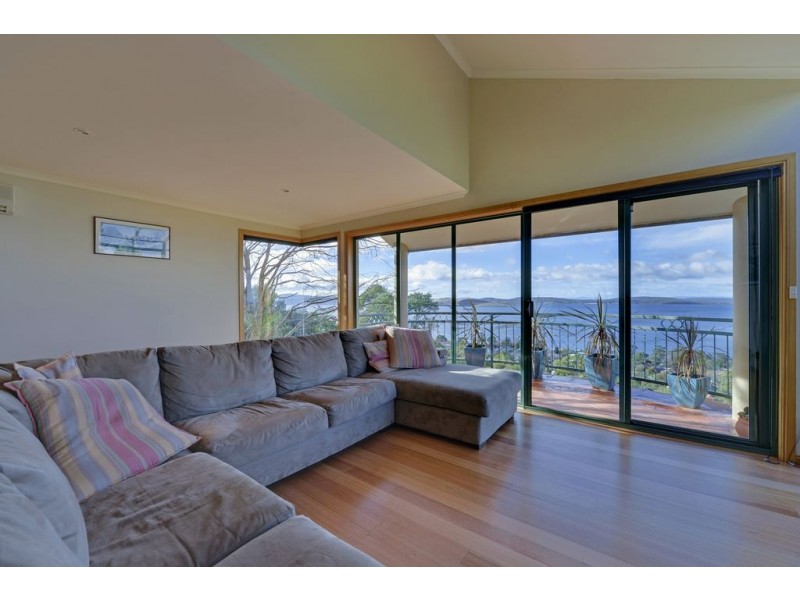 55 Coolamon Road, Taroona TAS 7053