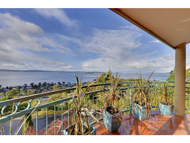 55 Coolamon Road, Taroona TAS 7053