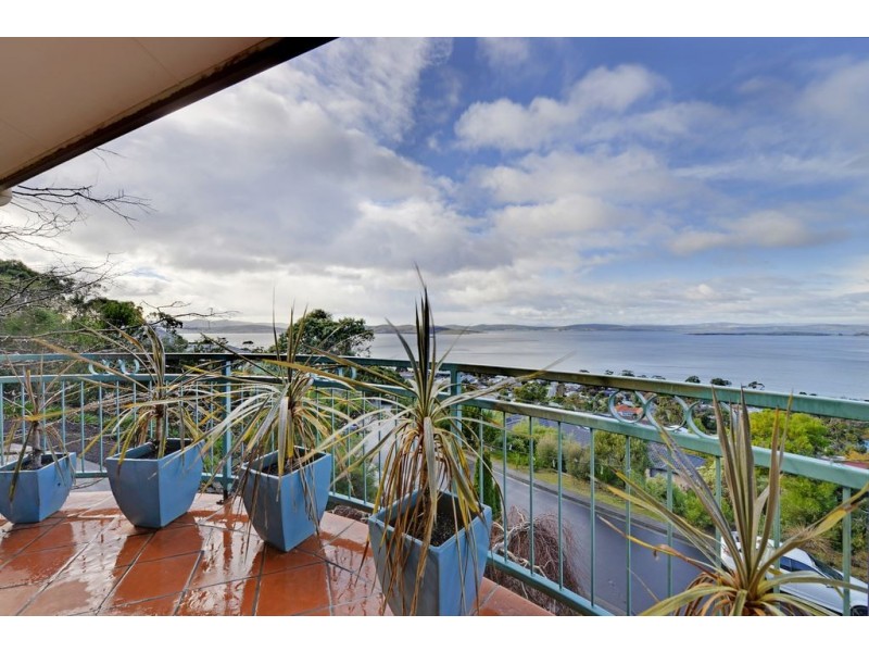 55 Coolamon Road, Taroona TAS 7053